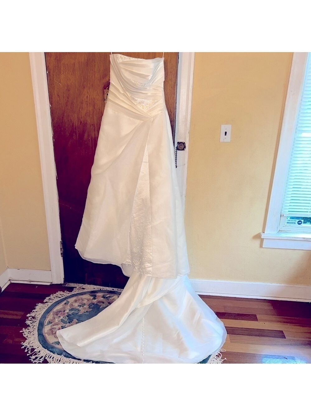 Casablanca Bridal Crystal Embellished Ivory Bridal Gown Train Sz 12